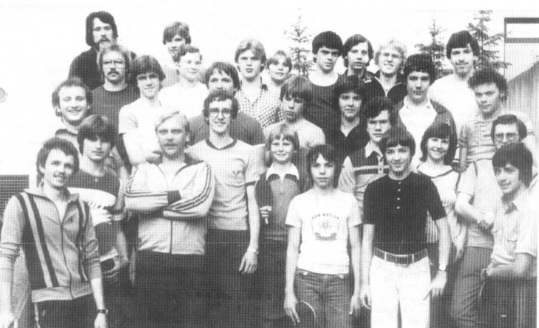 Die Herren- und Jugendmannschaften des TTV Mhlhausen im Juni 1980