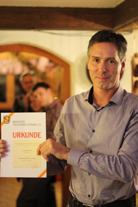 Gerhard Merx mit goldener Ehrennadel ausgezeichnet